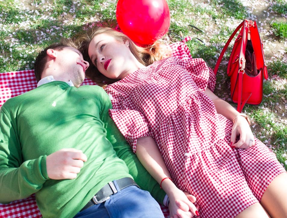 Beatrice + Johnny Picnic in Paris