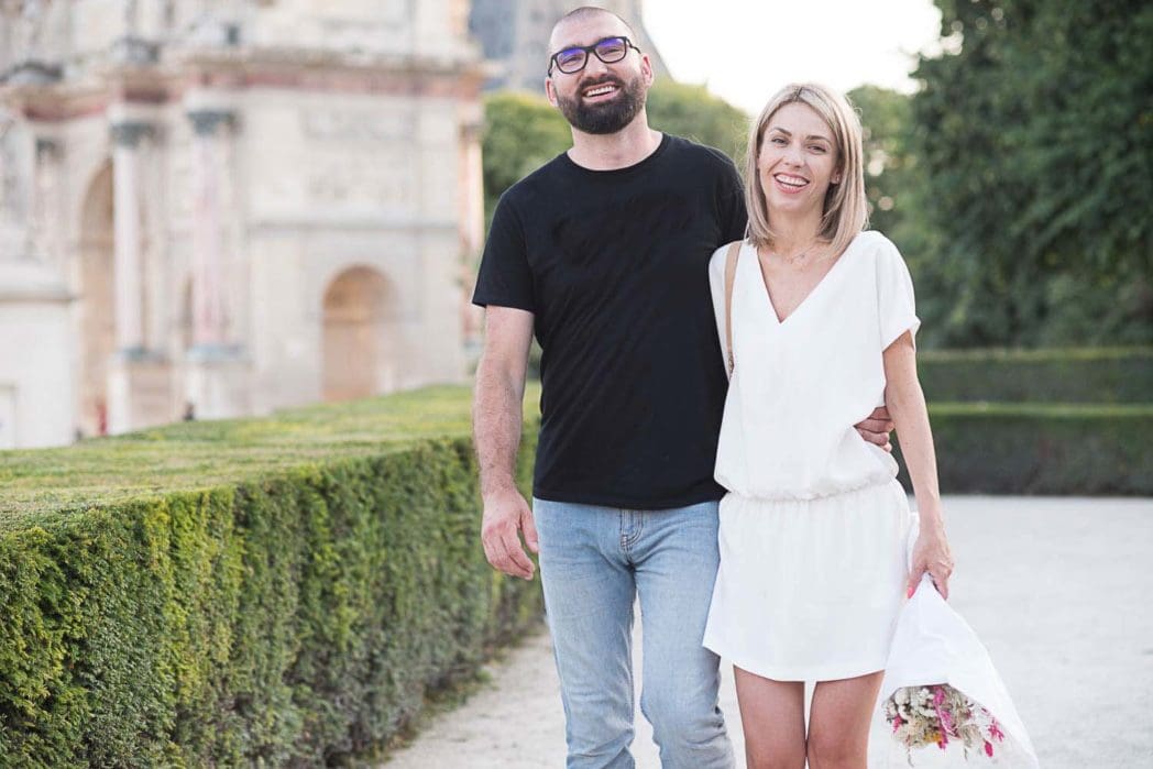 Paris engagement photographer and a gourmet picnic