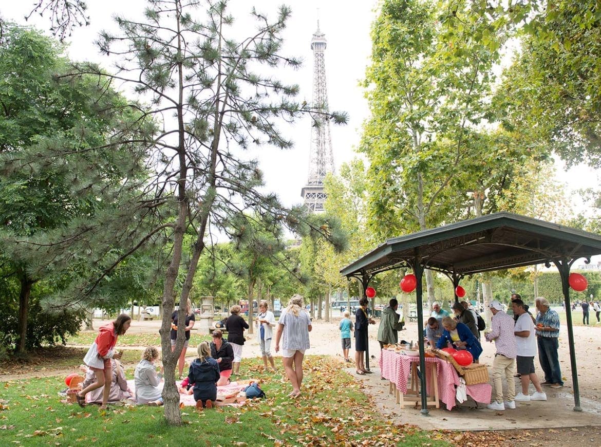 picnic in Paris Archives - Creative eiffel tower photography.